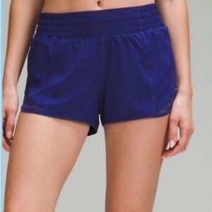 NWT lululemon high rise hotty hot 2.5” short size 6 blue